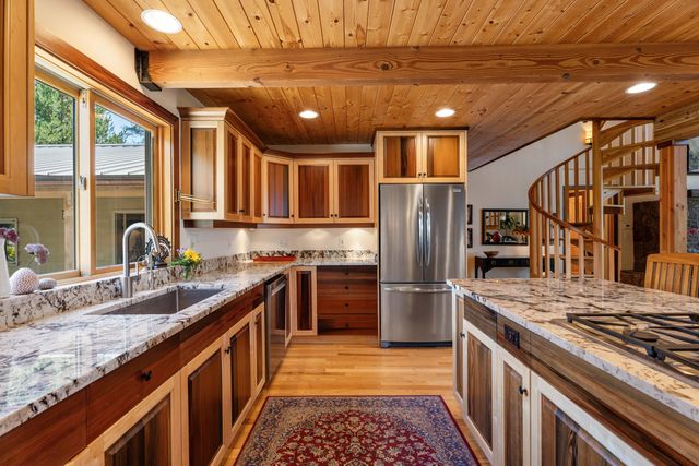 55635 Gatehouse Lane, Bend, OR 97707