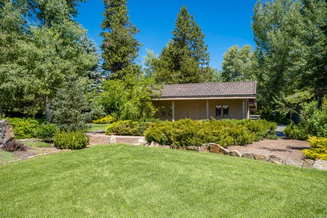 55635 Gatehouse Lane, Bend, OR 97707