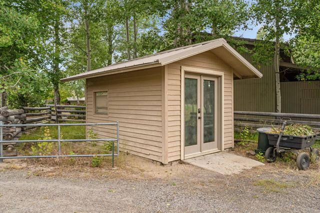 55635 Gatehouse Lane, Bend, OR 97707