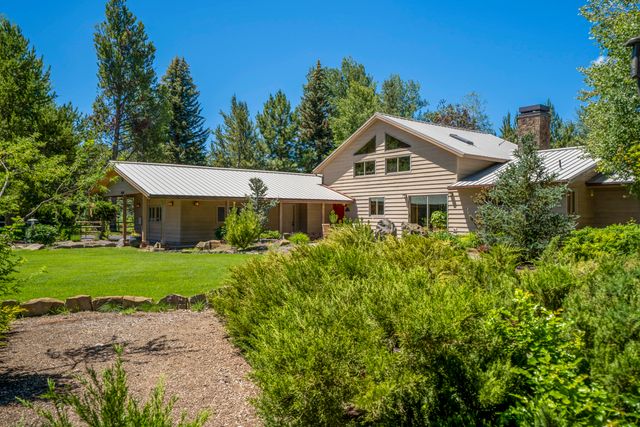 55635 Gatehouse Lane, Bend, OR 97707