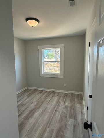 511 14th Avenue NW, Decatur, AL 35601