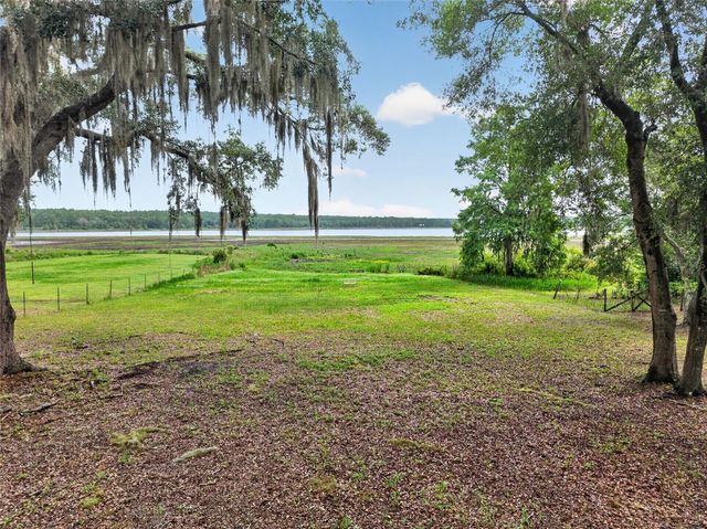 104 LONG POND WAY, Hawthorne, FL 32640