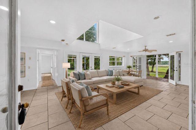 104 LONG POND WAY, Hawthorne, FL 32640