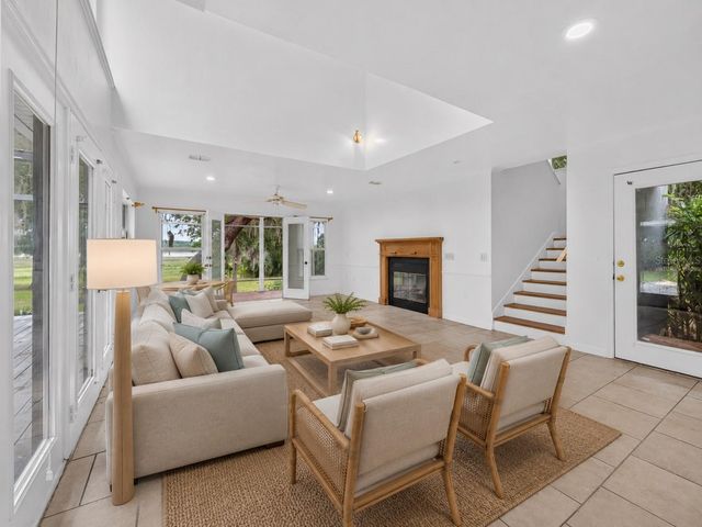104 LONG POND WAY, Hawthorne, FL 32640