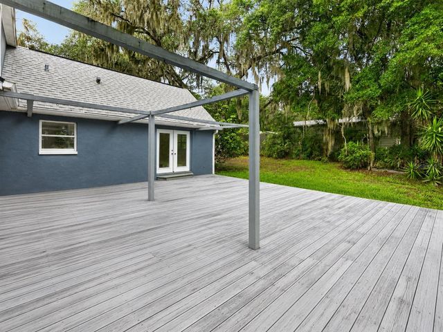 104 LONG POND WAY, Hawthorne, FL 32640