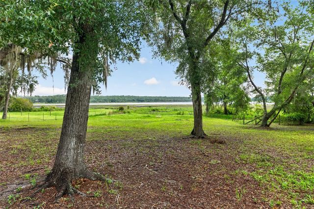 104 LONG POND WAY, Hawthorne, FL 32640