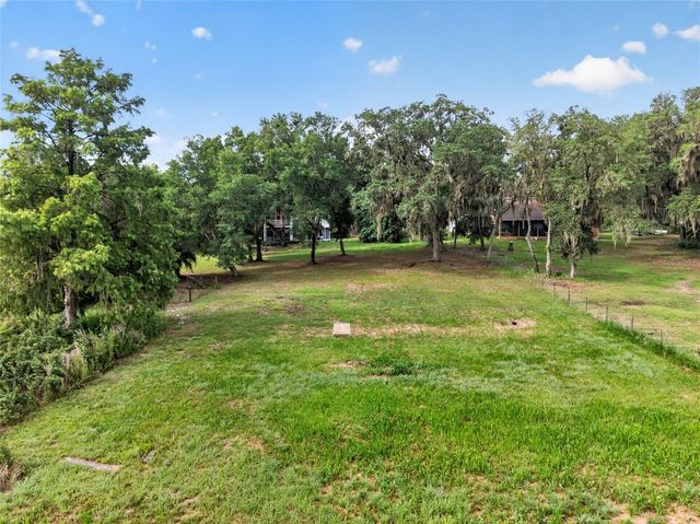104 LONG POND WAY, Hawthorne, FL 32640
