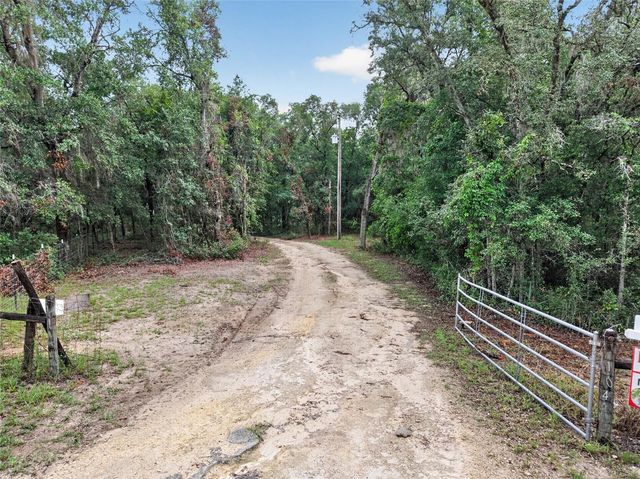 104 LONG POND WAY, Hawthorne, FL 32640