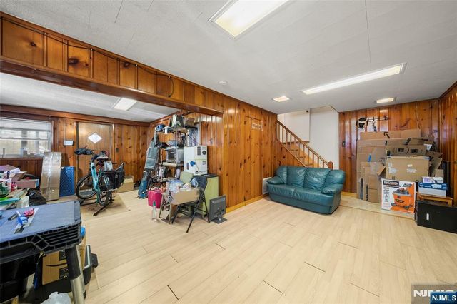 525 Chestnut Street, Ridgefield, NJ 07657