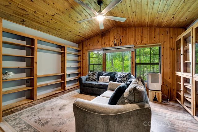 370 Hidden Trail, Franklin, NC 28734