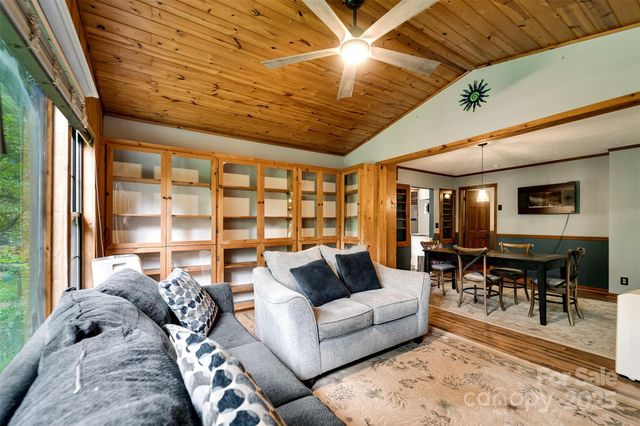 370 Hidden Trail, Franklin, NC 28734