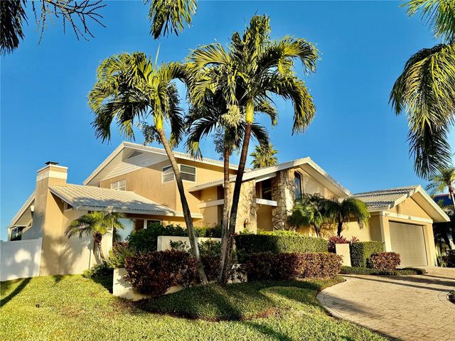 812 ISLAND WAY, Clearwater Beach, FL 33767