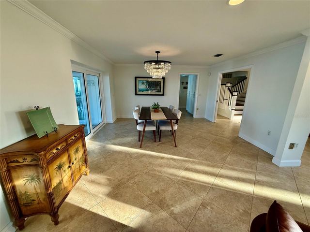 812 ISLAND WAY, Clearwater Beach, FL 33767
