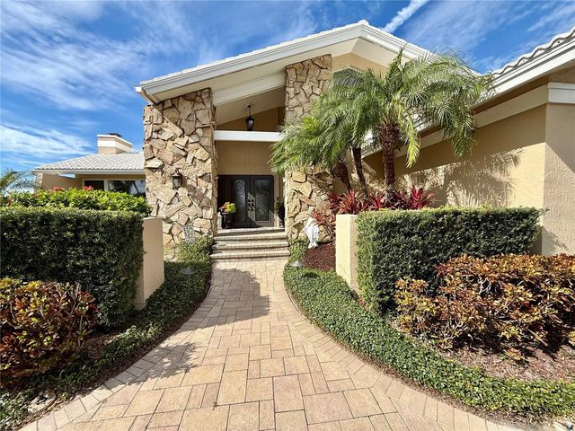 812 ISLAND WAY, Clearwater Beach, FL 33767