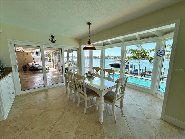 812 ISLAND WAY, Clearwater Beach, FL 33767