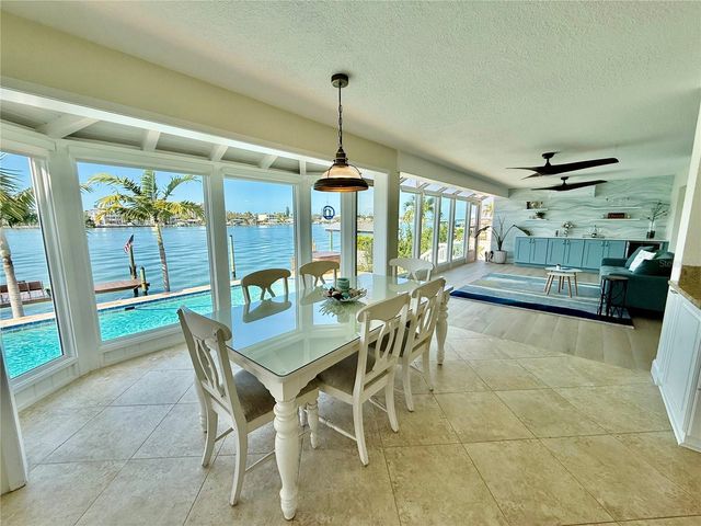 812 ISLAND WAY, Clearwater Beach, FL 33767