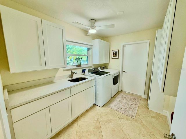 812 ISLAND WAY, Clearwater Beach, FL 33767