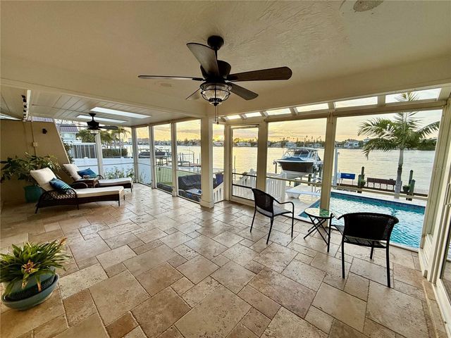 812 ISLAND WAY, Clearwater Beach, FL 33767