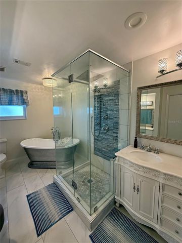 812 ISLAND WAY, Clearwater Beach, FL 33767