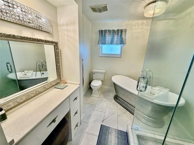 812 ISLAND WAY, Clearwater Beach, FL 33767