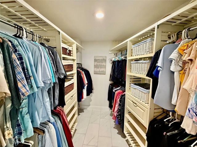 812 ISLAND WAY, Clearwater Beach, FL 33767