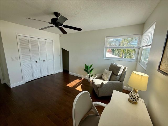 812 ISLAND WAY, Clearwater Beach, FL 33767