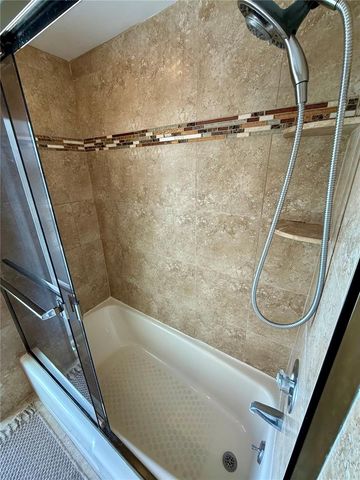 812 ISLAND WAY, Clearwater Beach, FL 33767