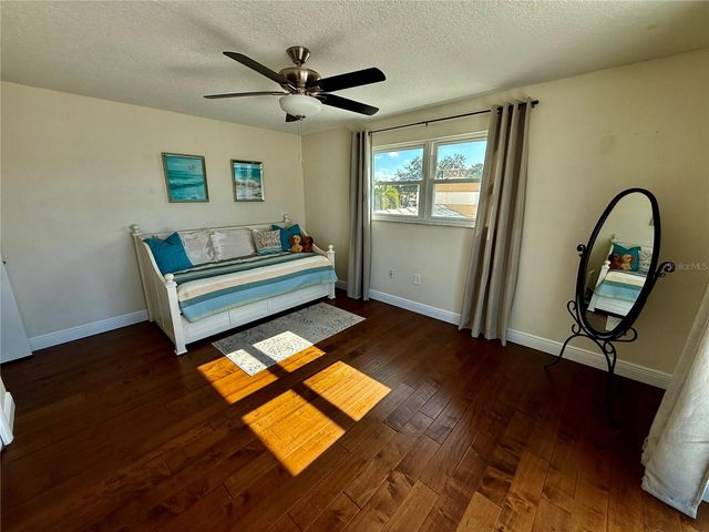 812 ISLAND WAY, Clearwater Beach, FL 33767