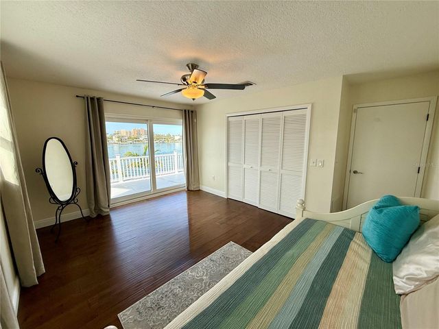 812 ISLAND WAY, Clearwater Beach, FL 33767