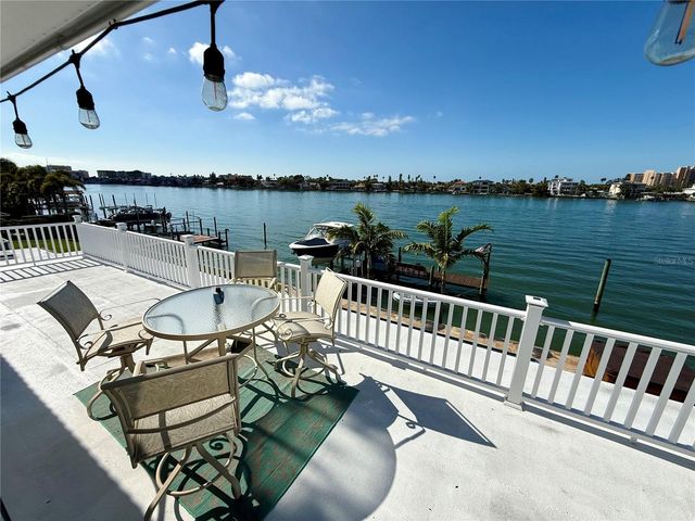 812 ISLAND WAY, Clearwater Beach, FL 33767