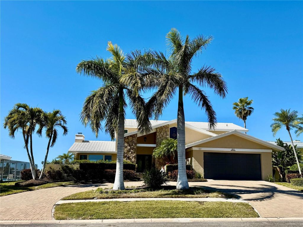 812 ISLAND WAY, Clearwater Beach, FL 33767