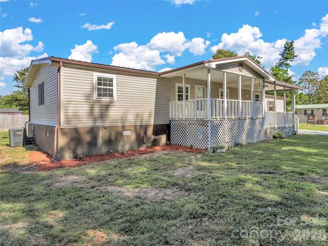 133 Kristey Lane, Hendersonville, NC 28792