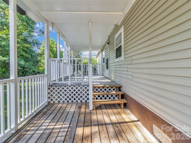 133 Kristey Lane, Hendersonville, NC 28792