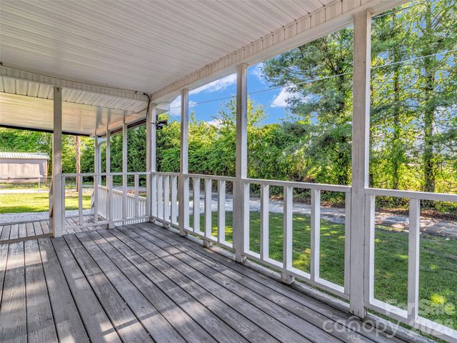 133 Kristey Lane, Hendersonville, NC 28792
