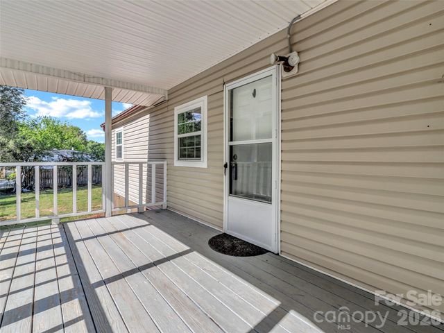 133 Kristey Lane, Hendersonville, NC 28792