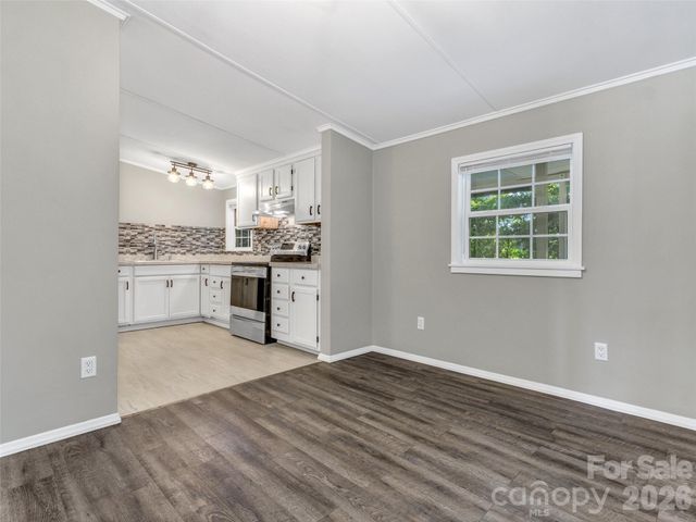 133 Kristey Lane, Hendersonville, NC 28792