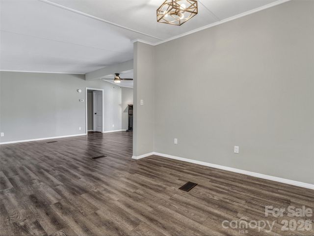 133 Kristey Lane, Hendersonville, NC 28792