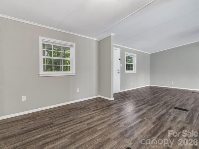 133 Kristey Lane, Hendersonville, NC 28792