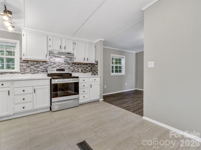 133 Kristey Lane, Hendersonville, NC 28792