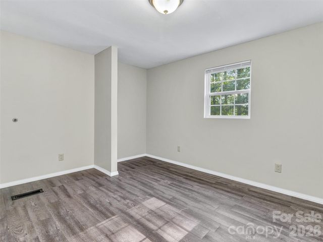 133 Kristey Lane, Hendersonville, NC 28792