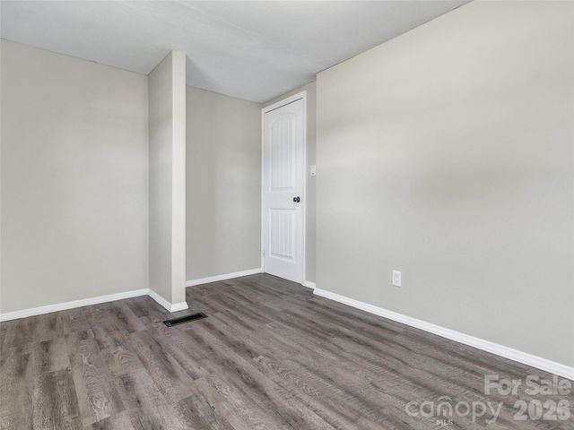 133 Kristey Lane, Hendersonville, NC 28792