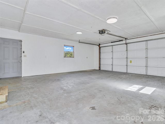 133 Kristey Lane, Hendersonville, NC 28792