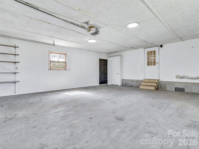 133 Kristey Lane, Hendersonville, NC 28792