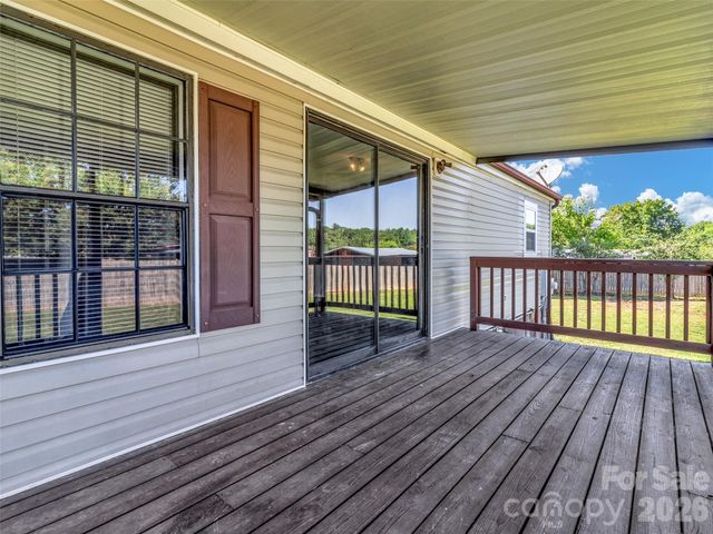 133 Kristey Lane, Hendersonville, NC 28792