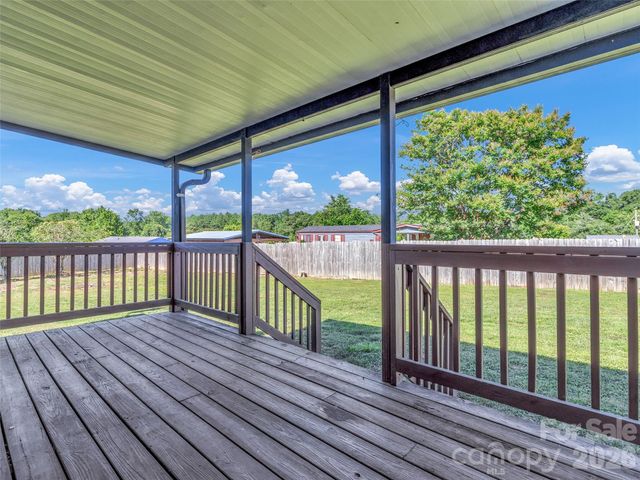 133 Kristey Lane, Hendersonville, NC 28792