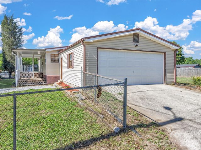 133 Kristey Lane, Hendersonville, NC 28792