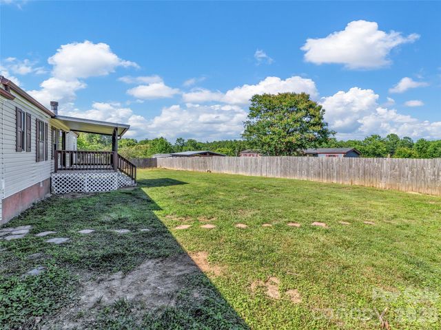 133 Kristey Lane, Hendersonville, NC 28792