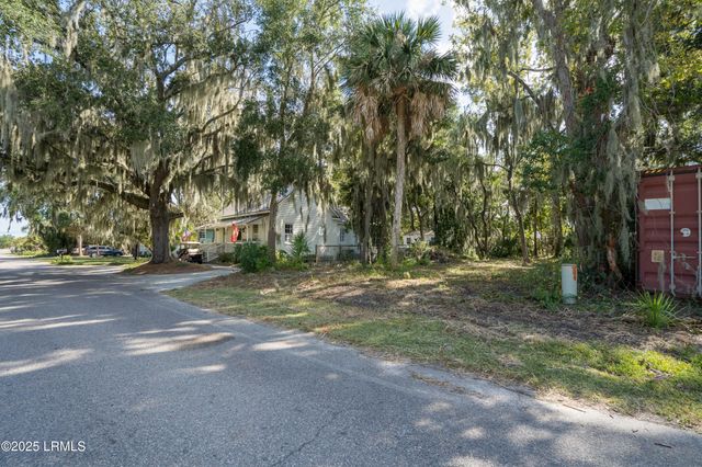 911 7th Street, Port Royal, SC 29935