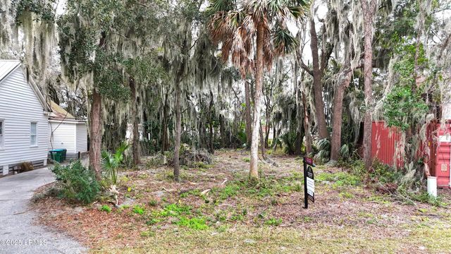 911 7th Street, Port Royal, SC 29935