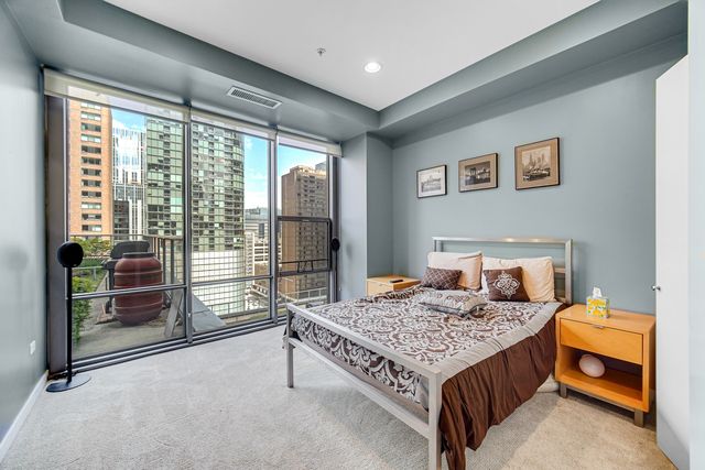240 E Illinois Street 1004, Chicago, IL 60611